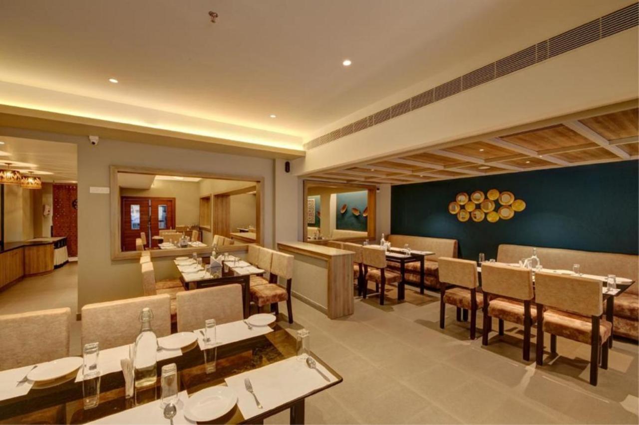 Ima House Hotel Kochi Bagian luar foto