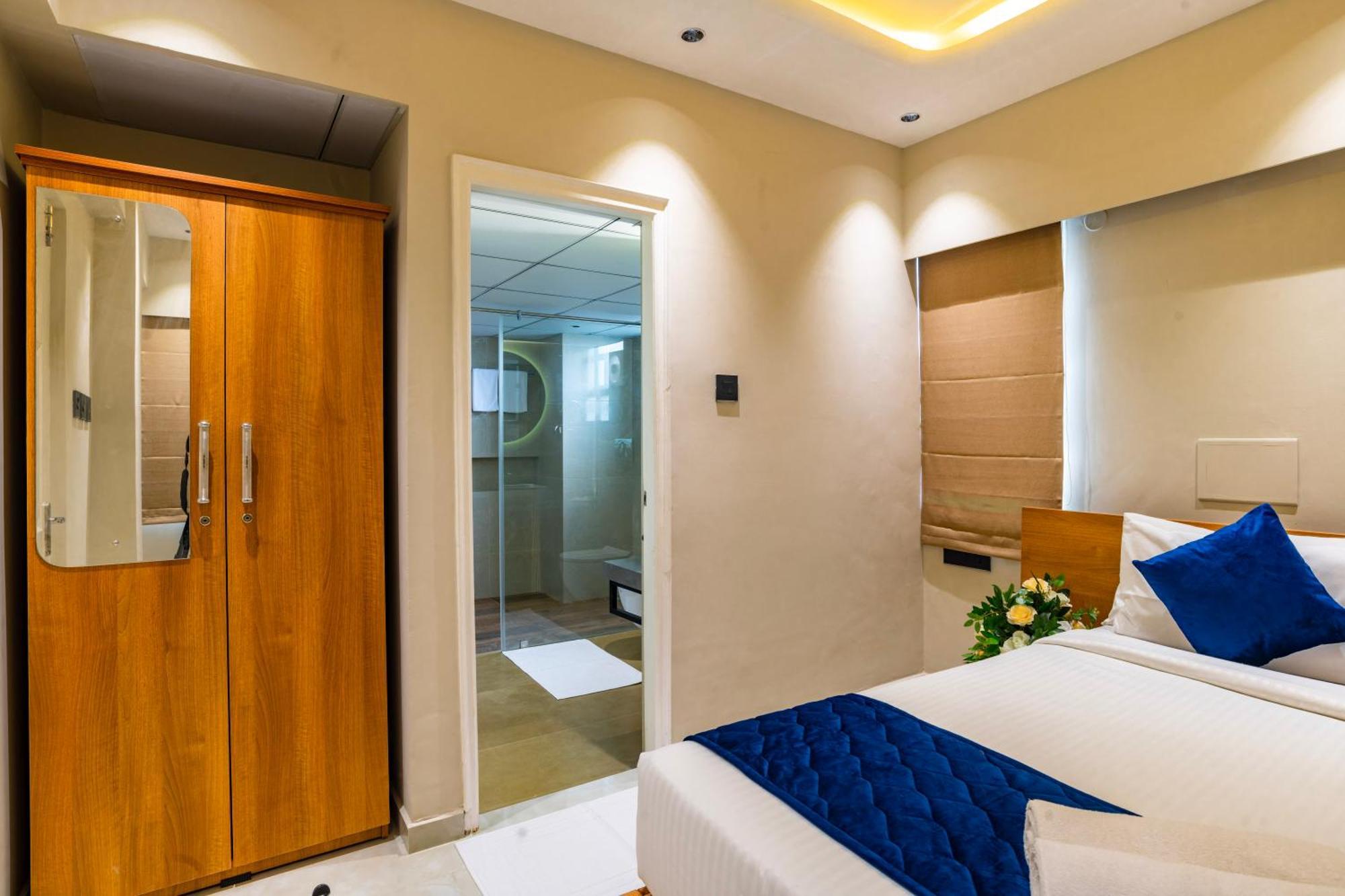 Ima House Hotel Kochi Bagian luar foto