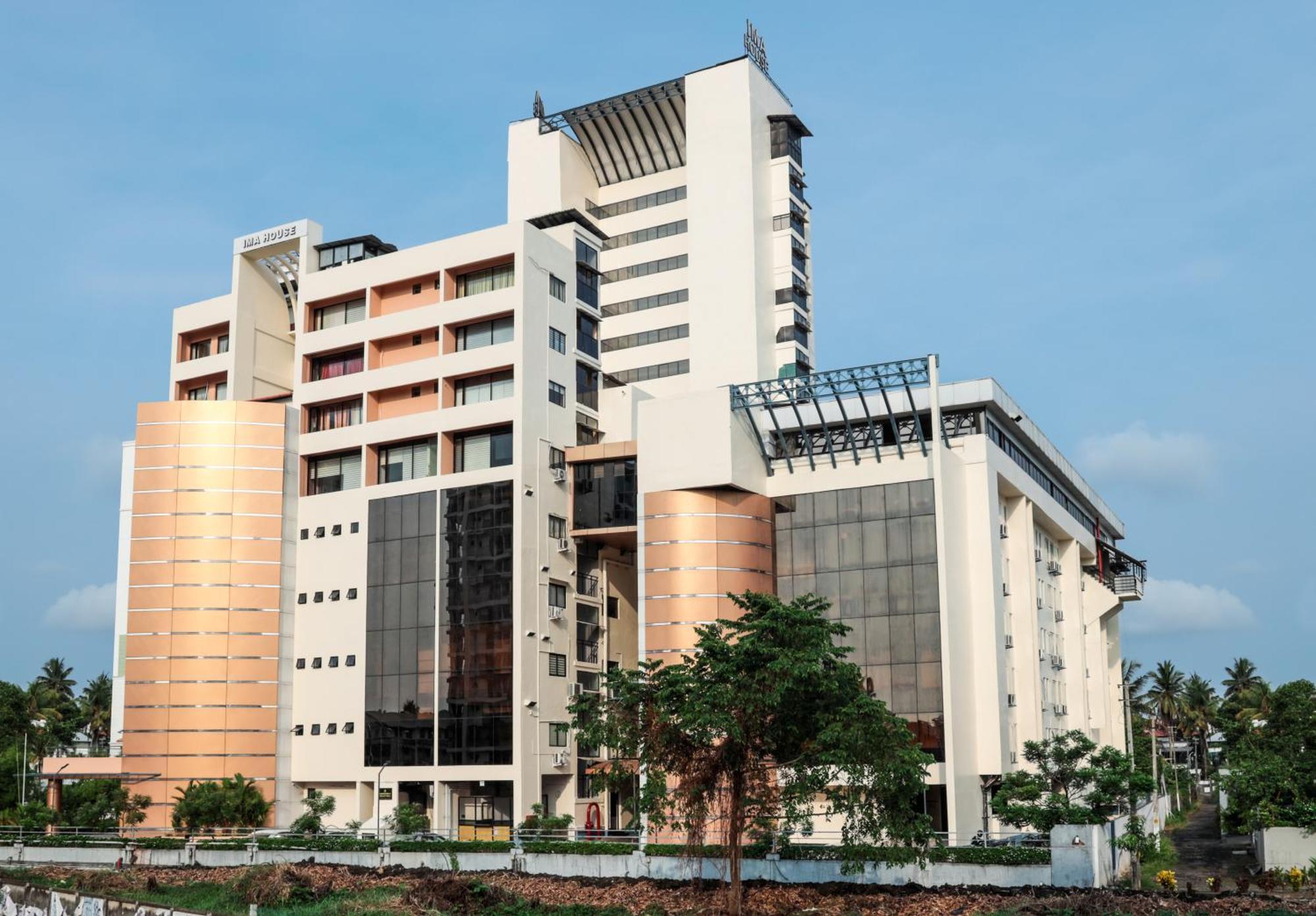 Ima House Hotel Kochi Bagian luar foto