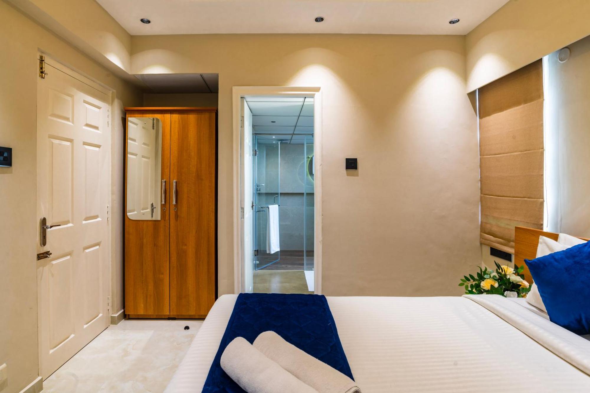 Ima House Hotel Kochi Bagian luar foto