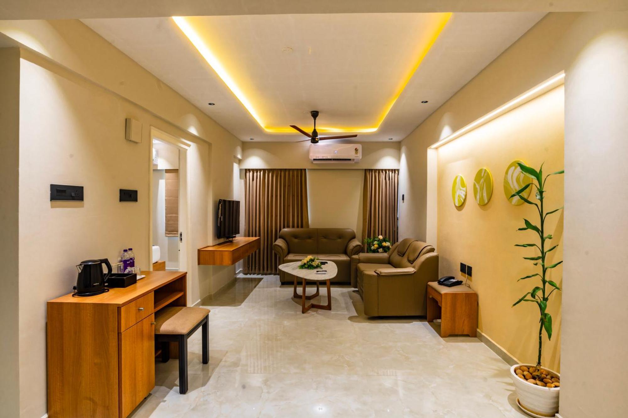 Ima House Hotel Kochi Bagian luar foto