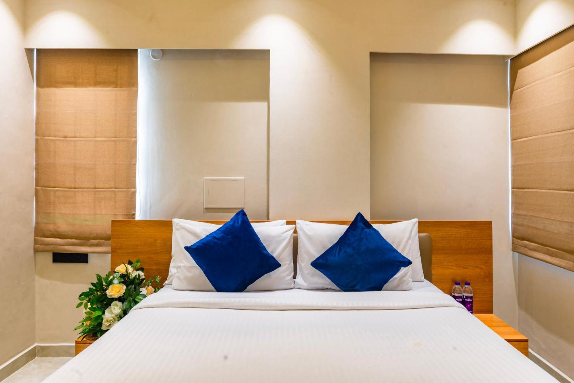 Ima House Hotel Kochi Bagian luar foto