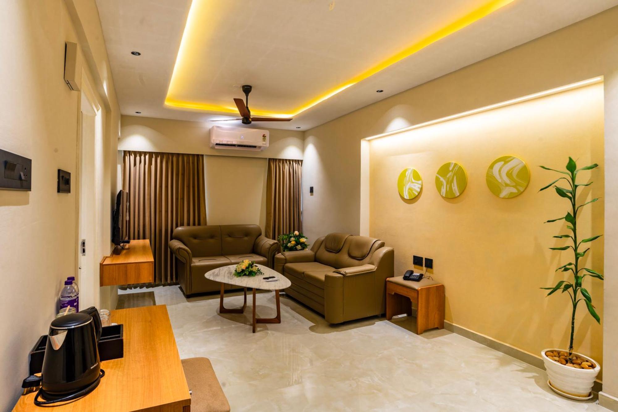 Ima House Hotel Kochi Bagian luar foto