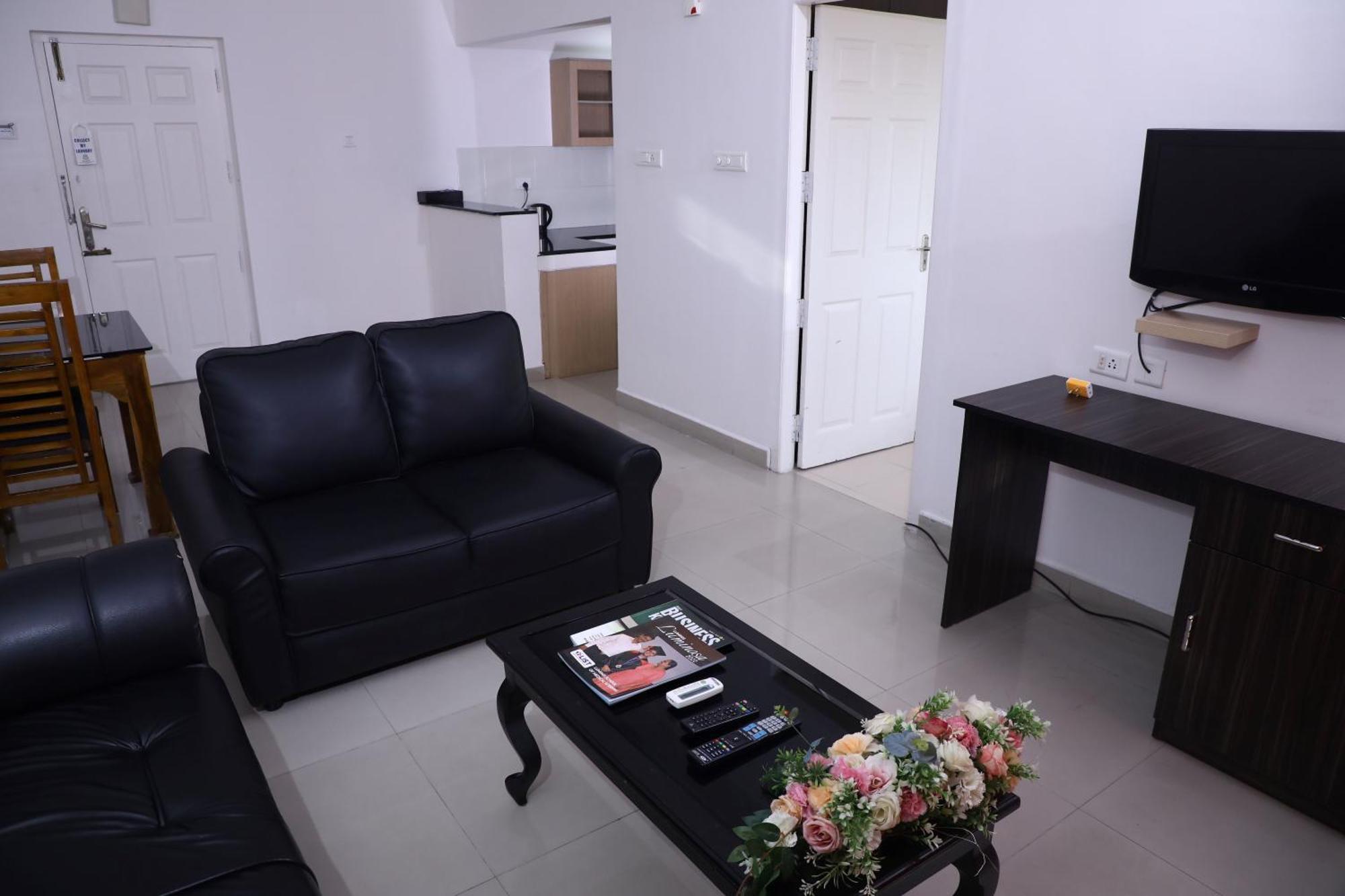 Ima House Hotel Kochi Bagian luar foto
