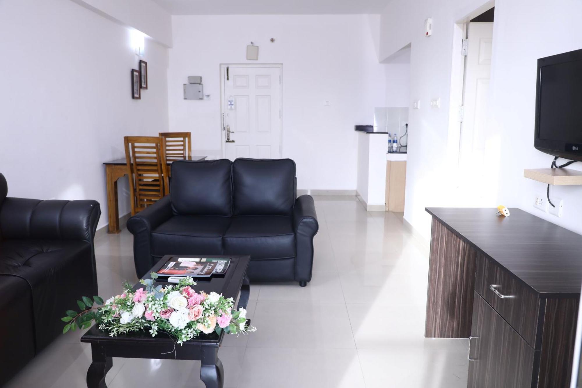 Ima House Hotel Kochi Bagian luar foto