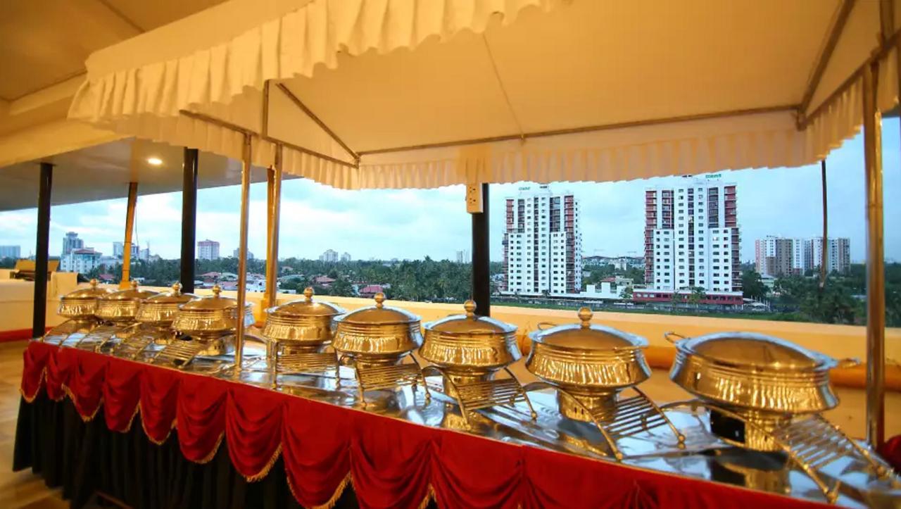 Ima House Hotel Kochi Bagian luar foto